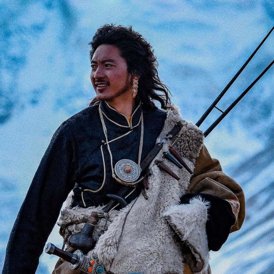 藏族超模朗求平台