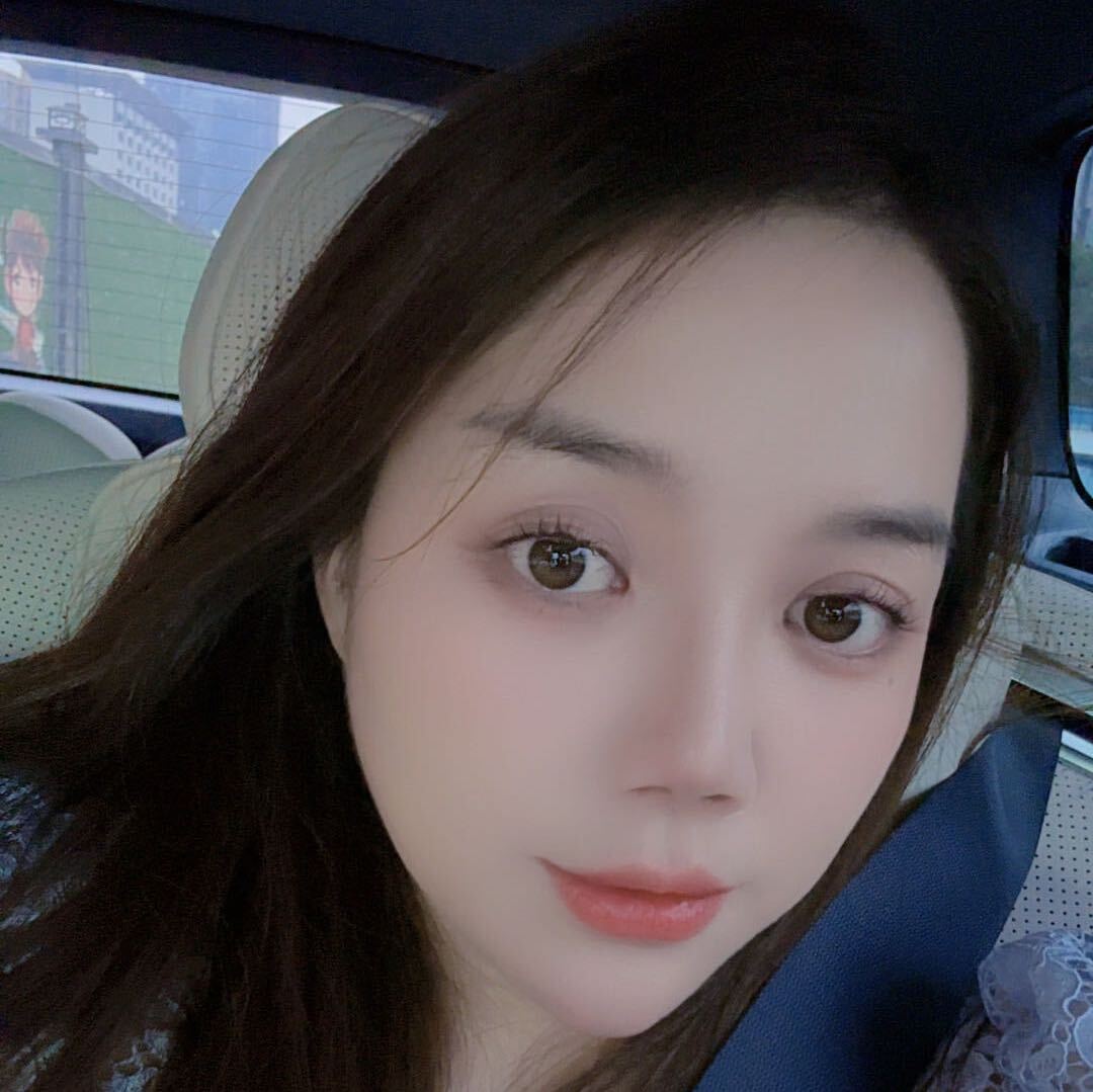 蒋一一.