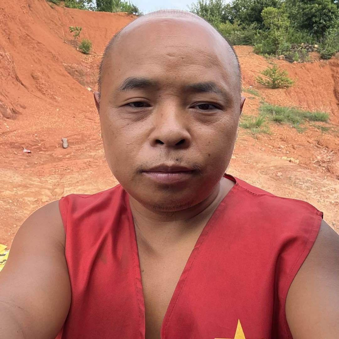 为先烈扫墓梦飞