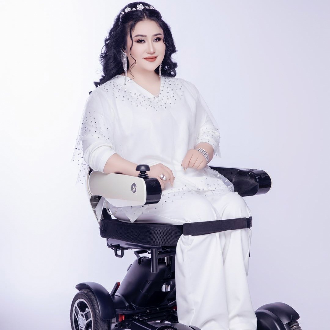 努努韩轮椅姑娘