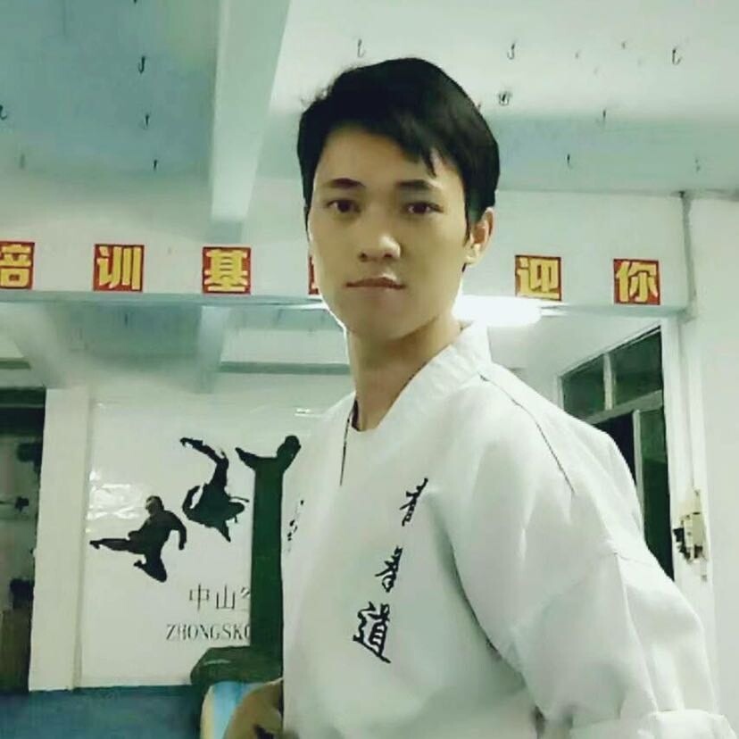 小龙师父.橱窗有装备