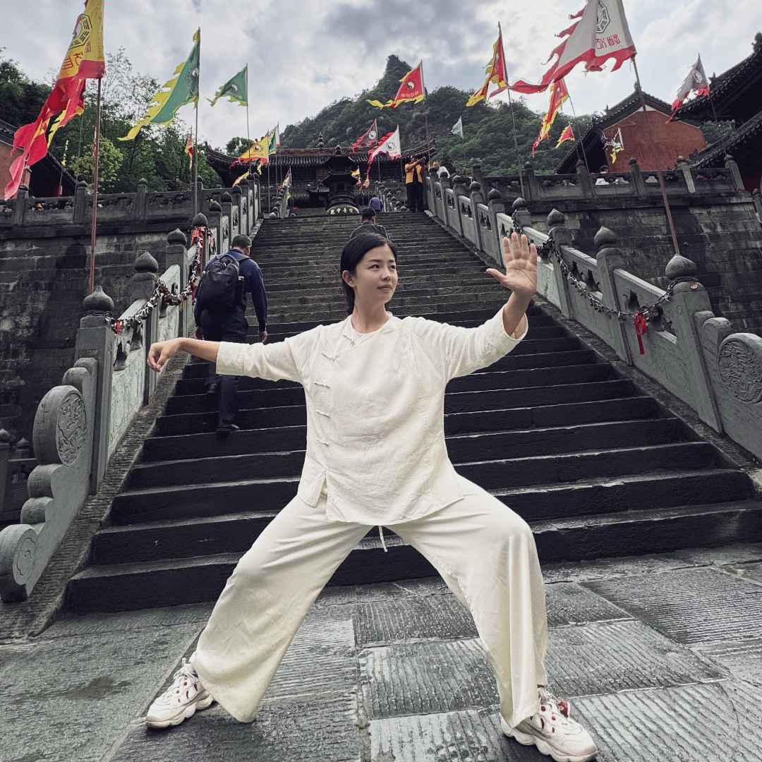 太极姑娘.龙骄尔