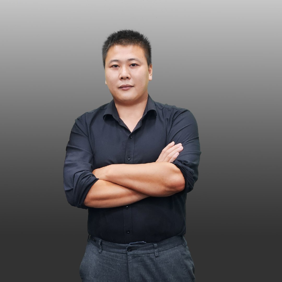 P了个人鱼线的康哥