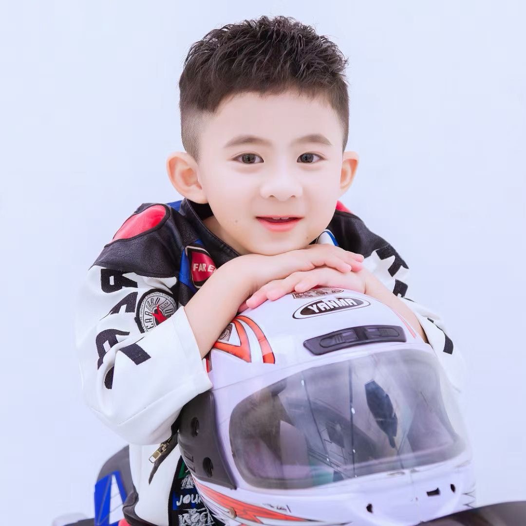 辉仔丽丽