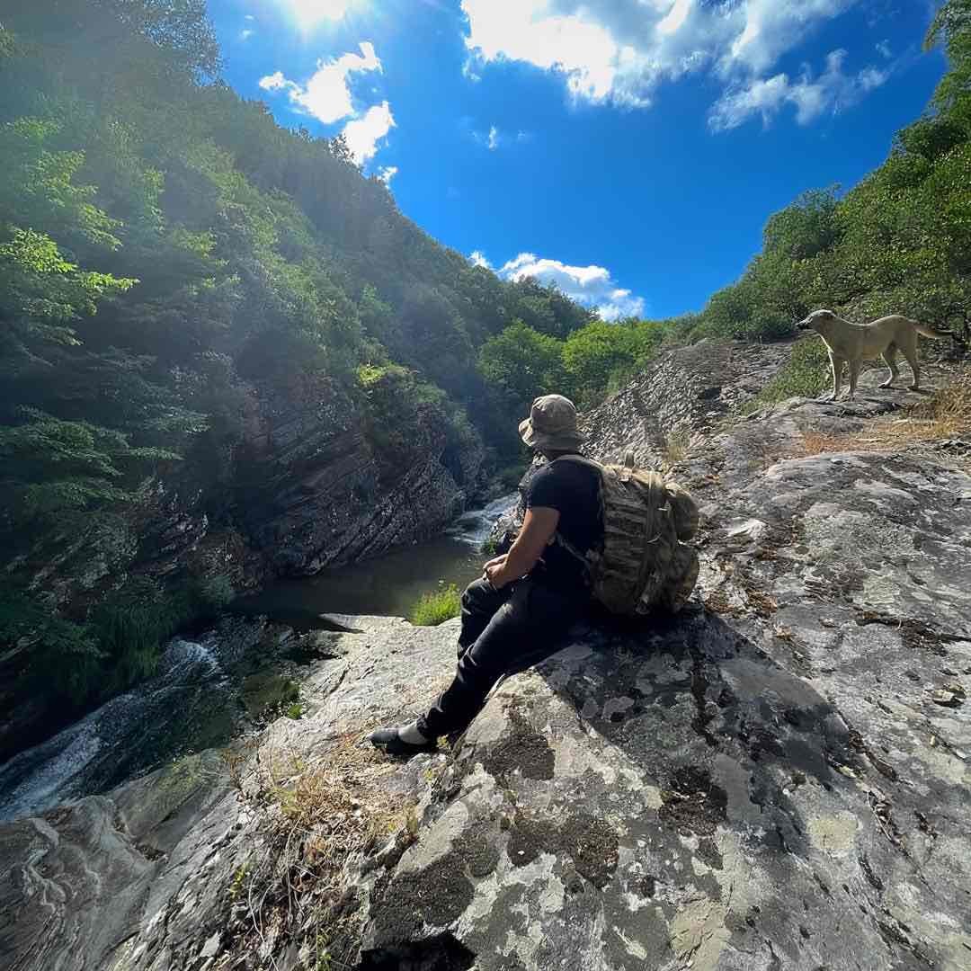 山河冒险家Huge