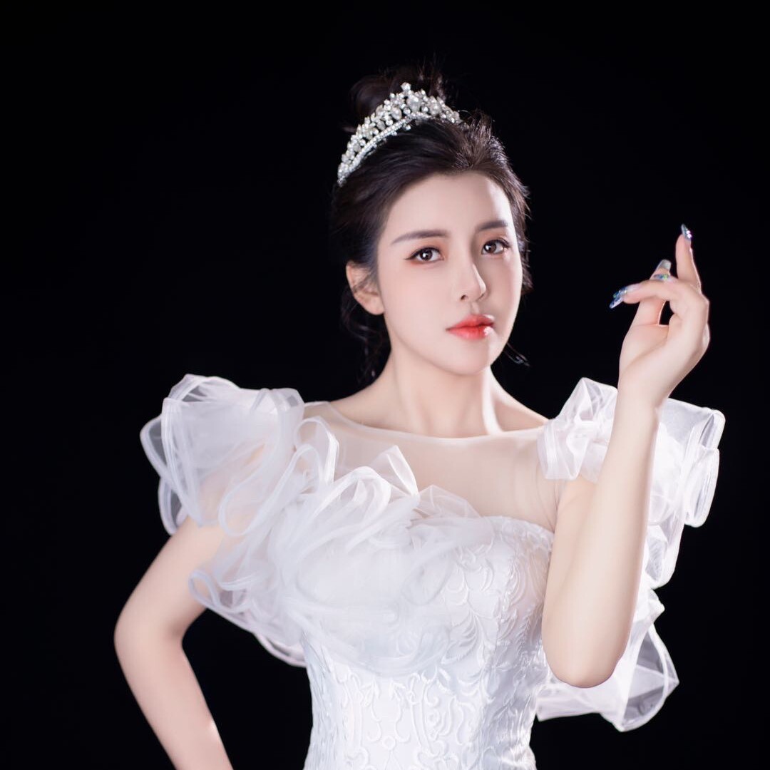 艾琳-华幸董事长