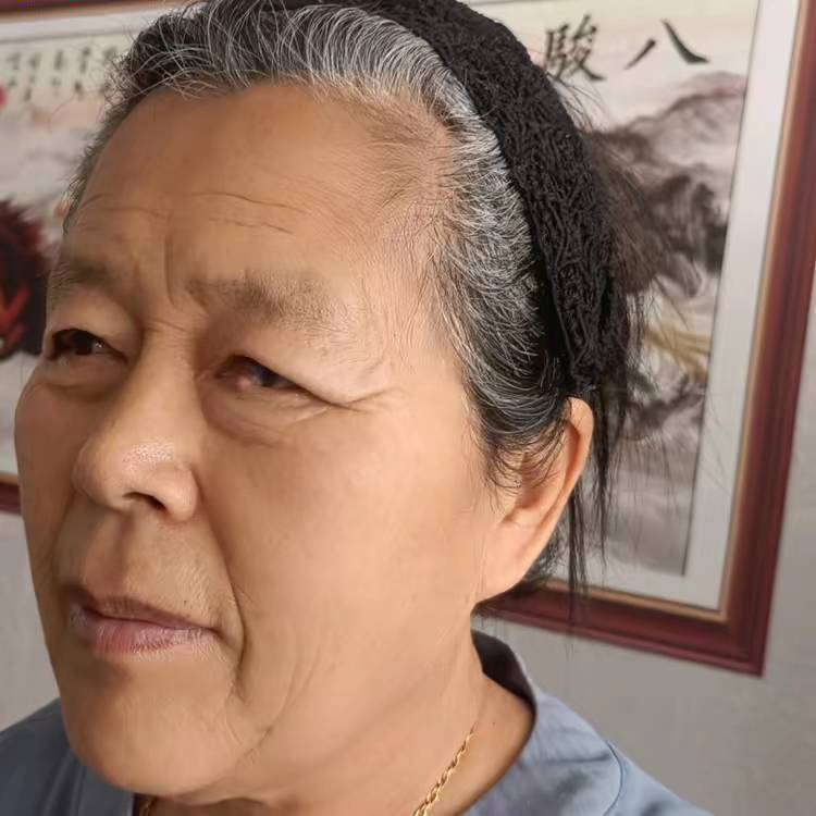 朴实农村大姐