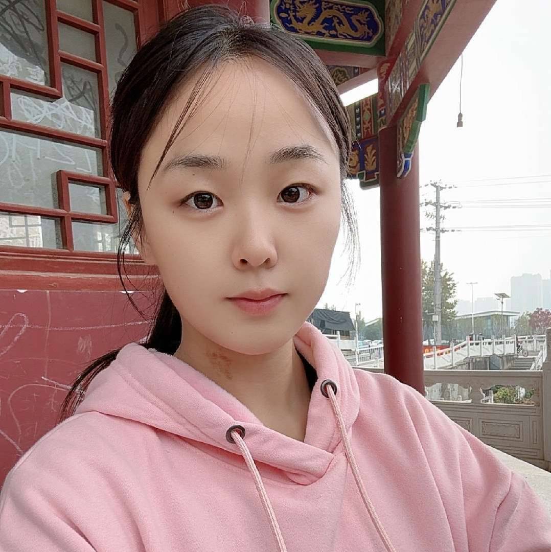 燕笑花香