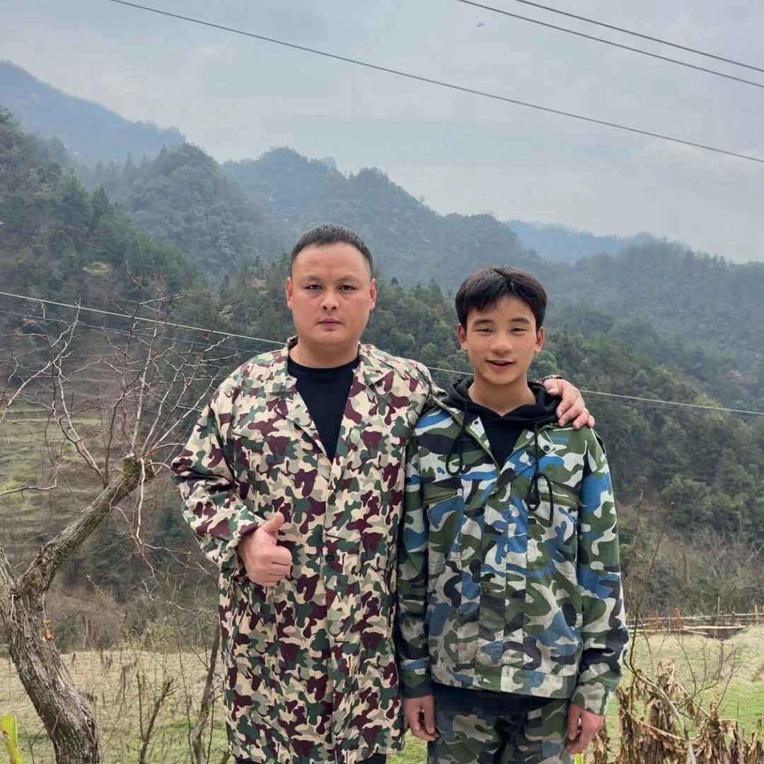 贵州胡肖肖堂哥