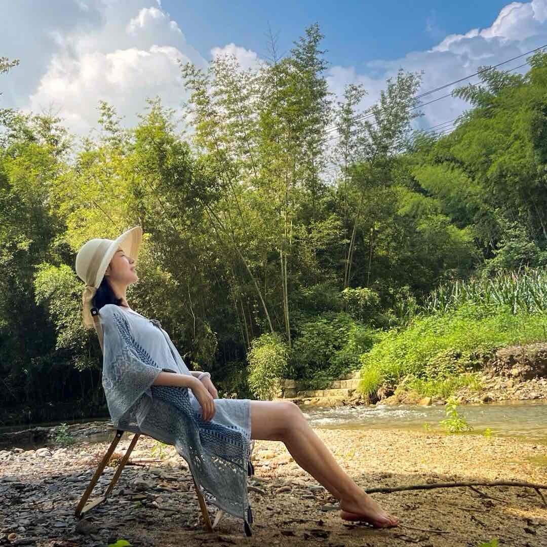 柠檬树下喝柠檬水