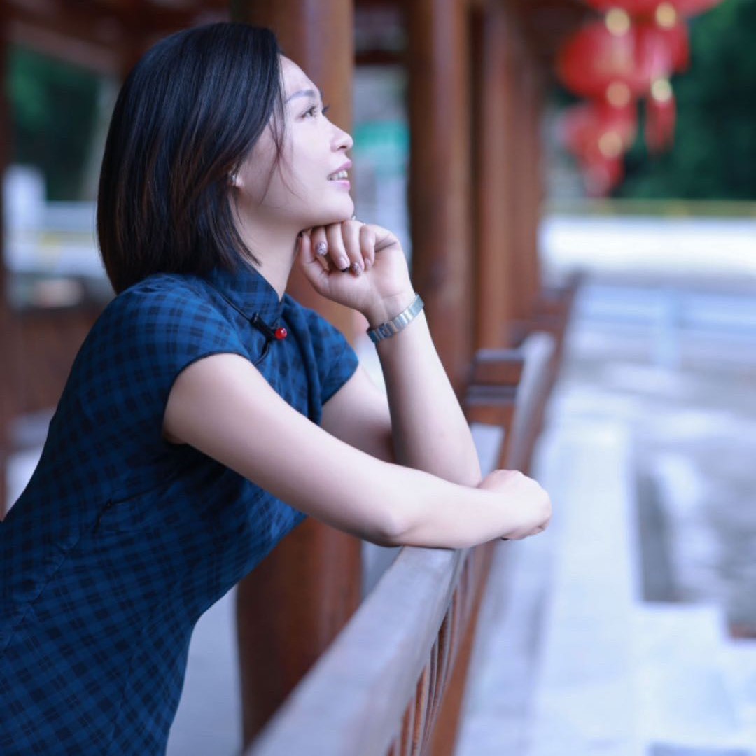 做笔记本的洪姐