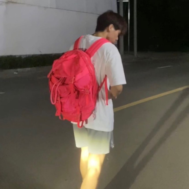 小依-01
