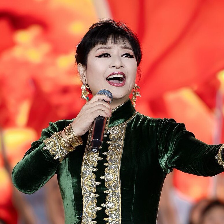 鹤岗仙女颜艺研究所