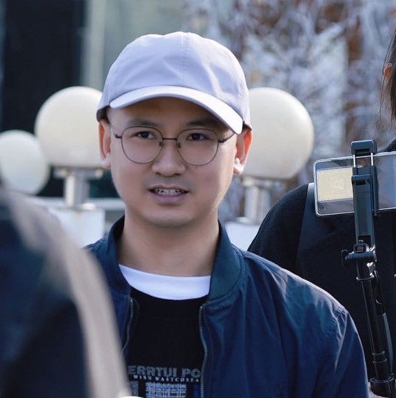 爱拍摄的小将哥