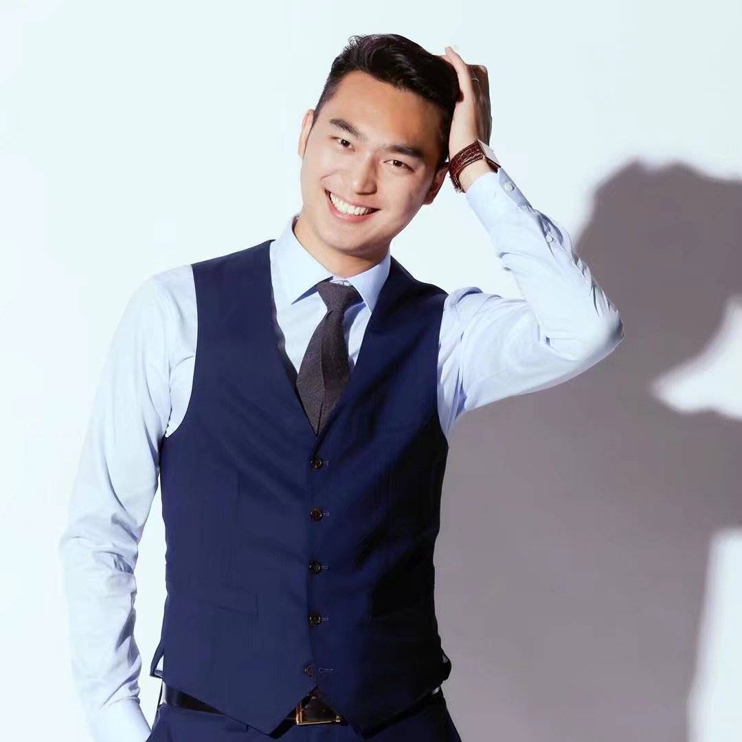 陪你说房子的老模特-阿伟