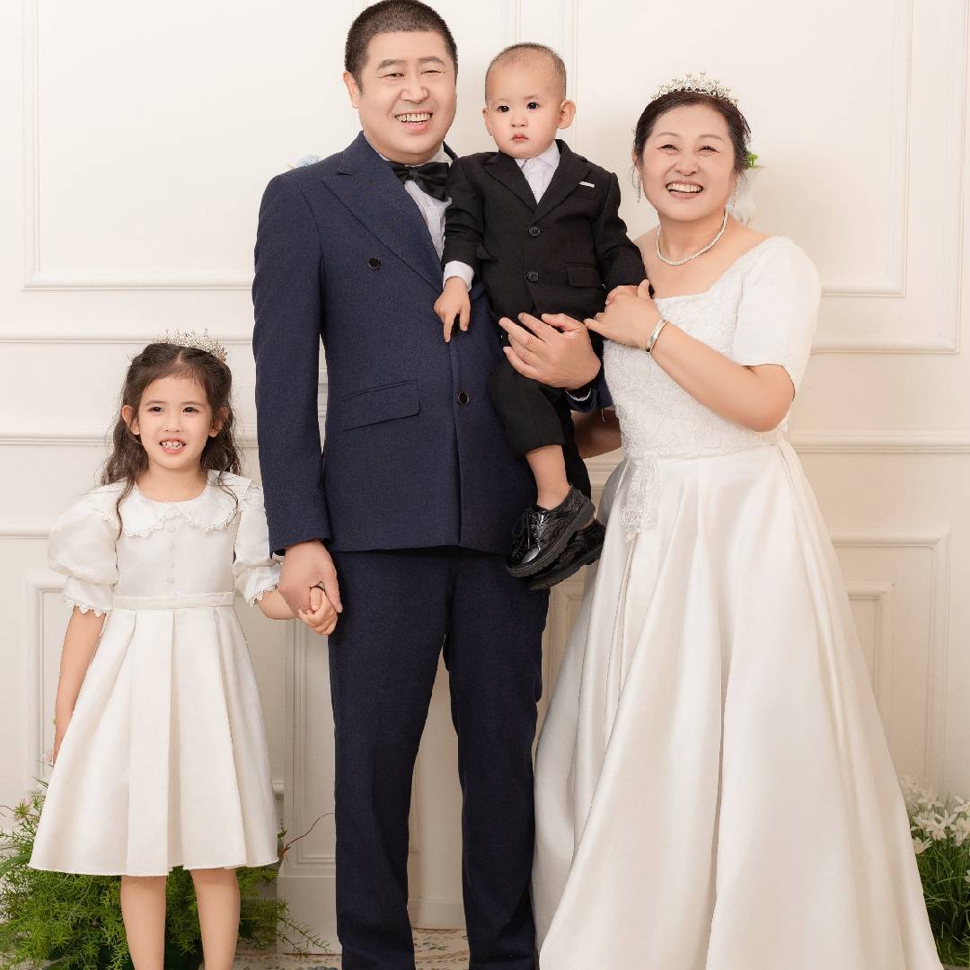 亮哥哥小媳妇