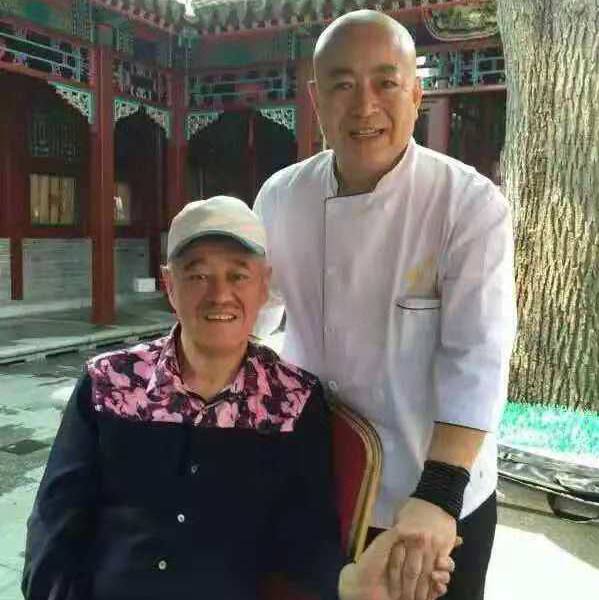 压锅张