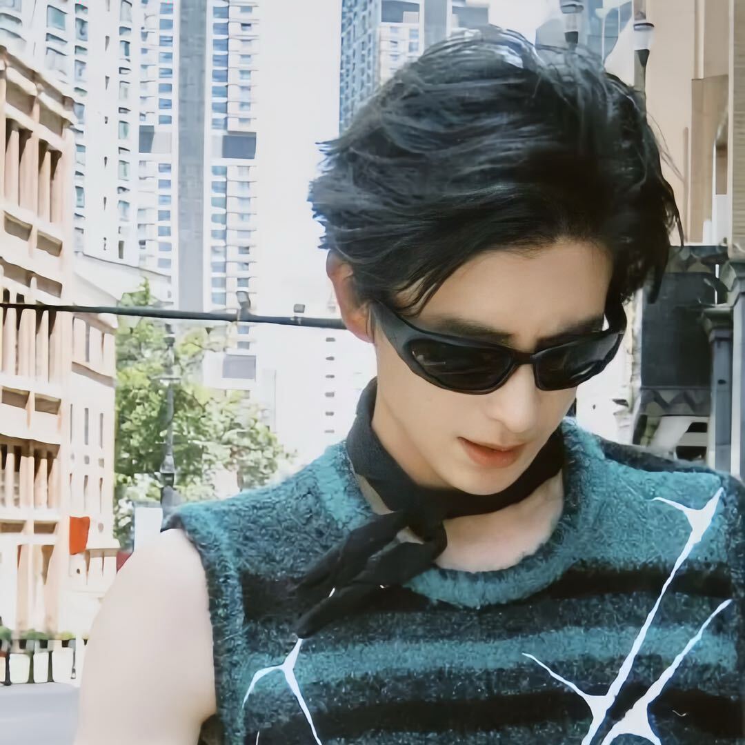 歪嘴战神敖瑞鹏