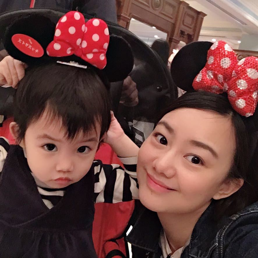 Lily beauty official