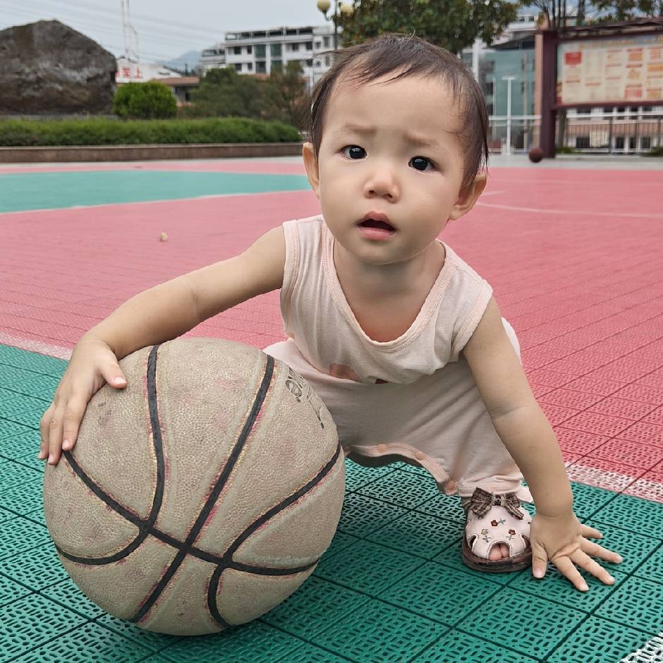 奈斯图米丘女士