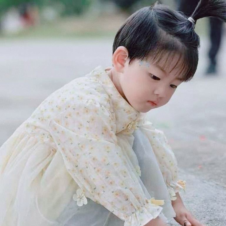君莫笑