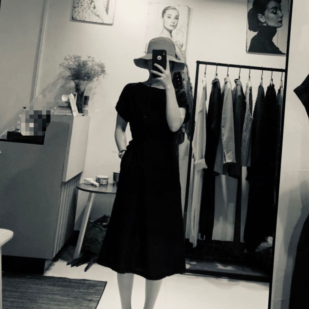 小名离离  大名鼎鼎