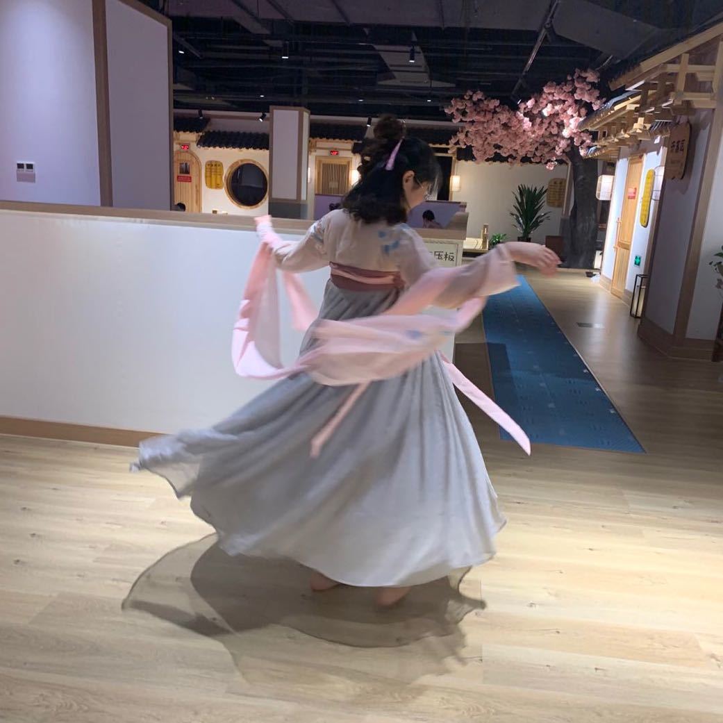 ʚ拉ͥ莫ͫ尔ͬ ɞ