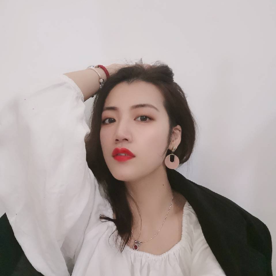 许丹娜18218083967