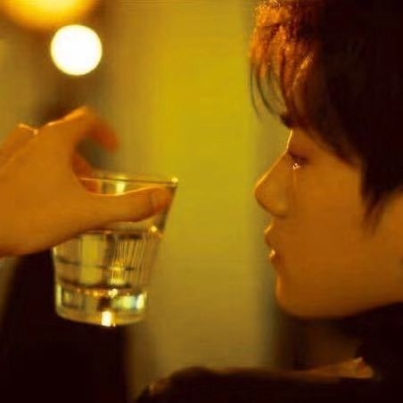 往事如风，只是痴心难懂。