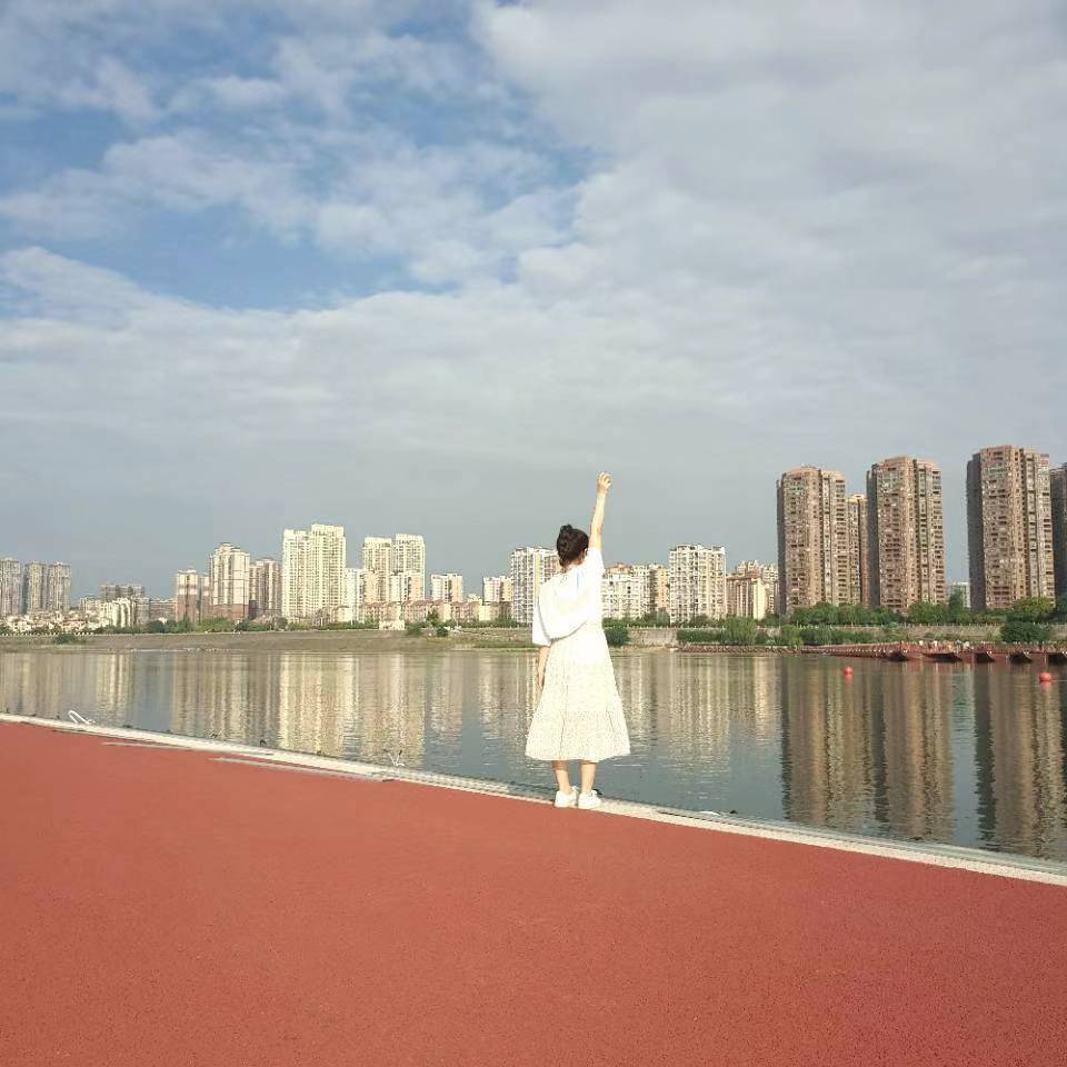 苍狗又白云
