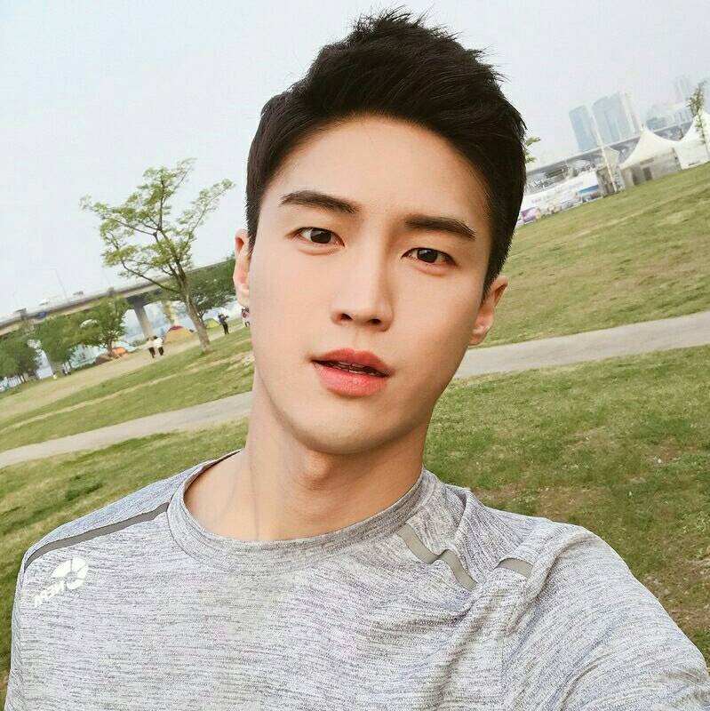 荣胜网络|张老师