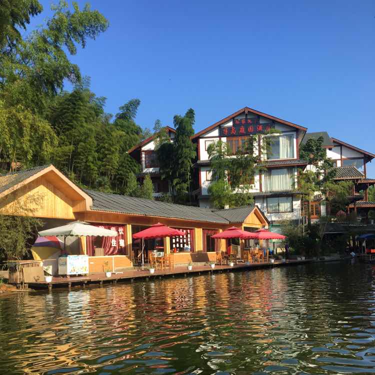 彝姑娘食品～屋顶上鱼🐟