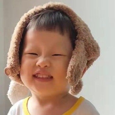 夕阳下奔跑的少年