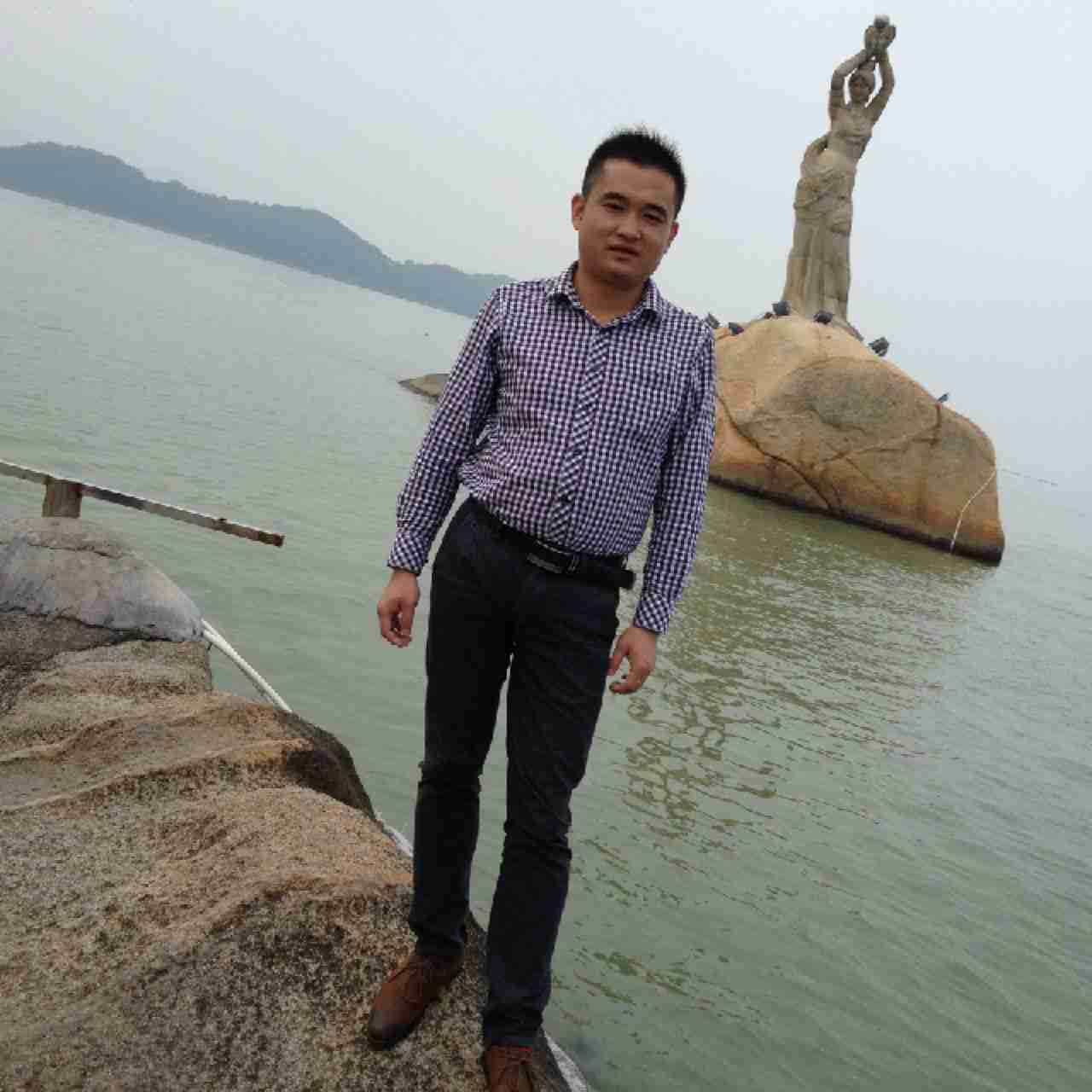 杨隆
