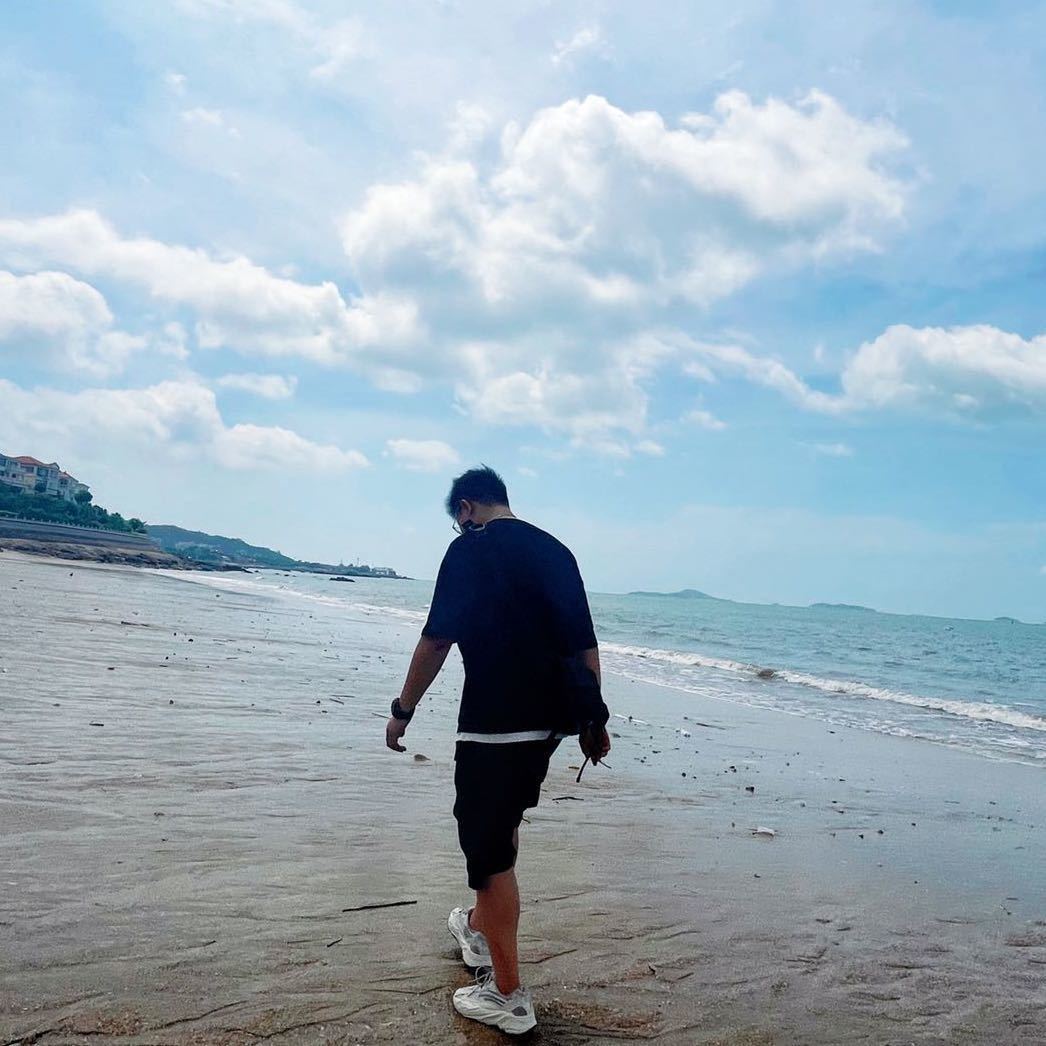 阿里巴巴国际站陈威臻