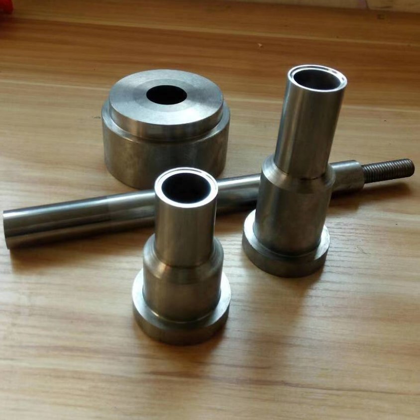 边泽永.钨钢模具制作