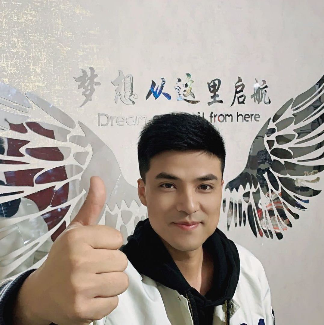 阿登在奔跑