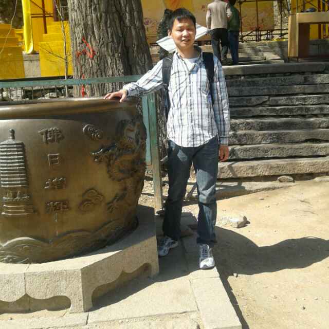 李小斌