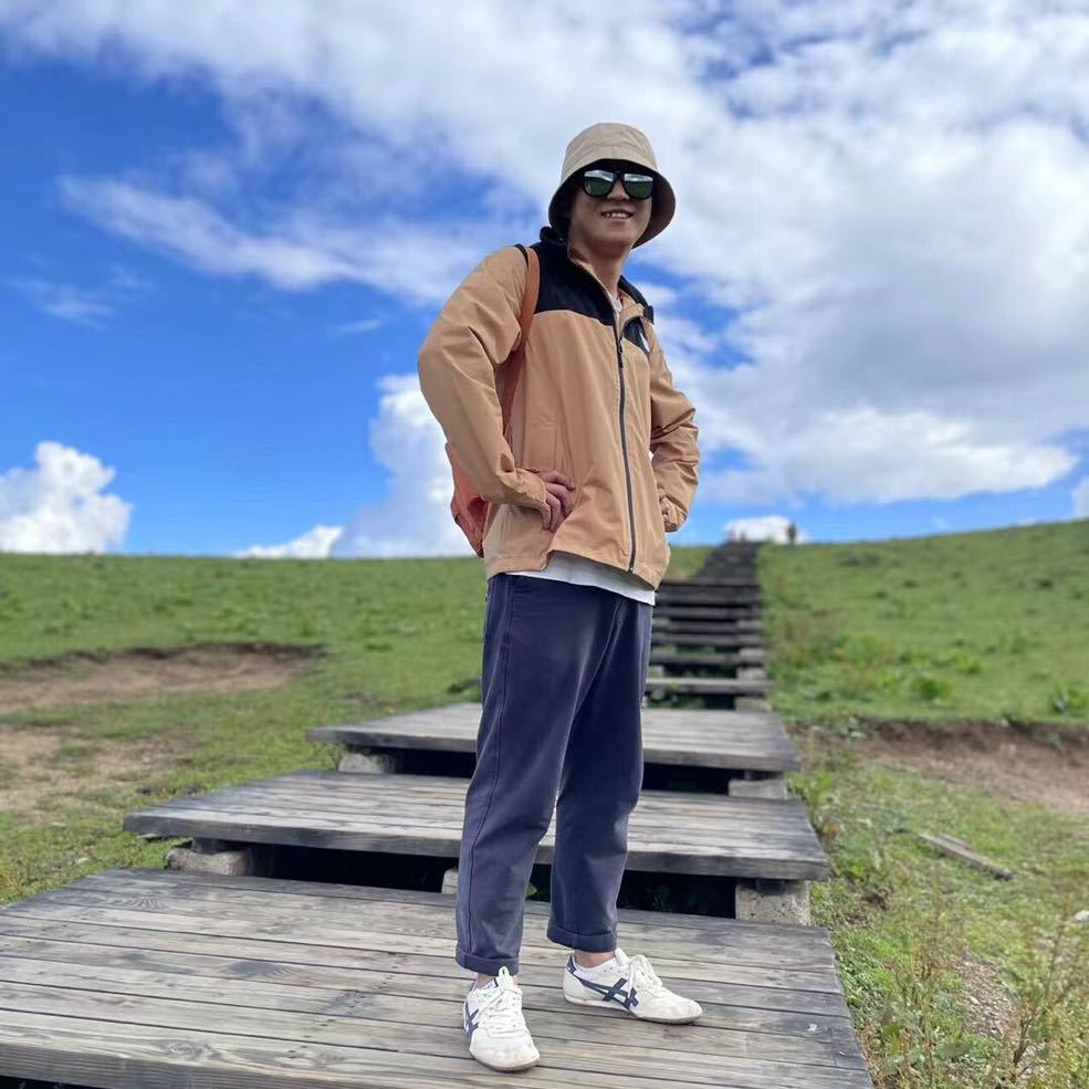 上年纪的小青年