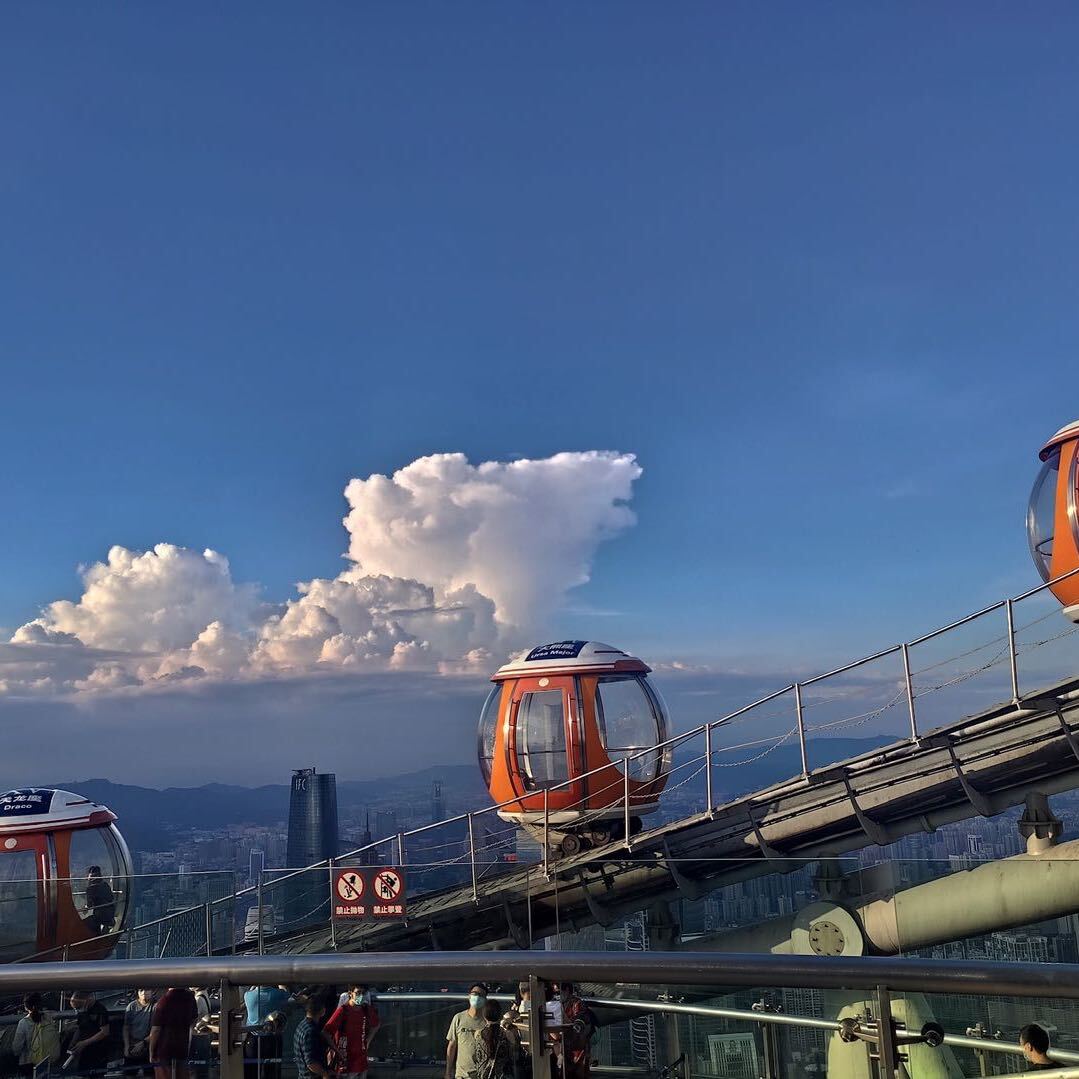 空白页
