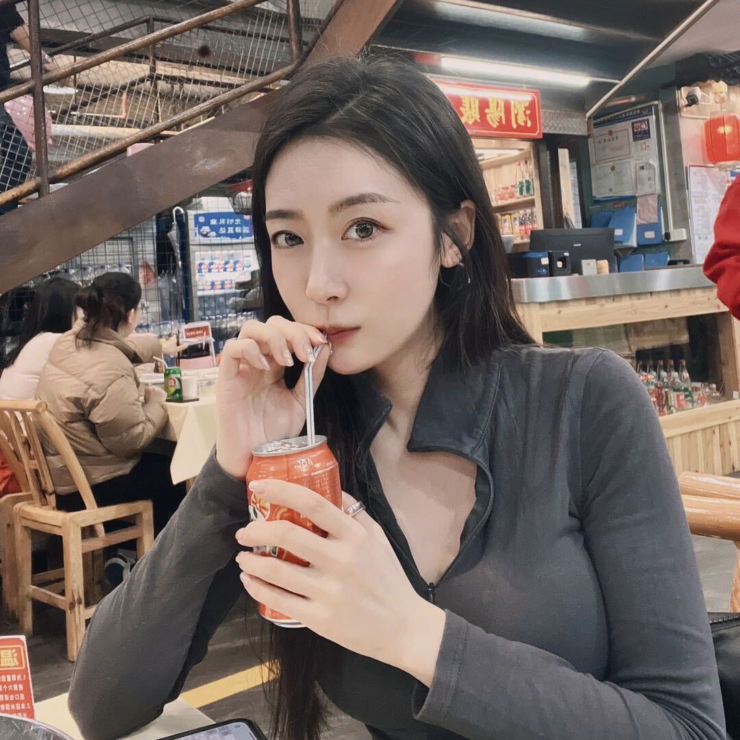 嘉小毛