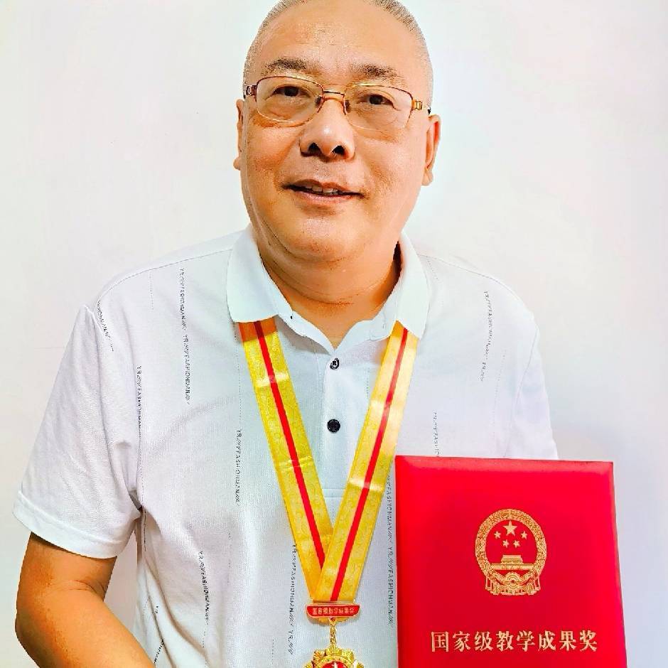 立体教学长征行，义务送教写人生。