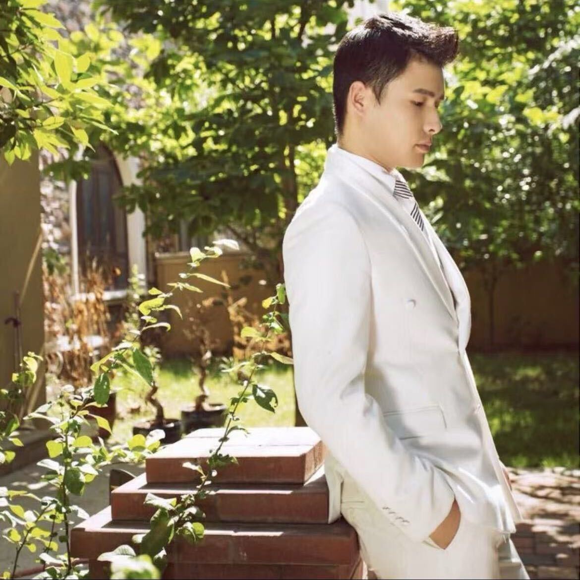 等不见天亮等时光