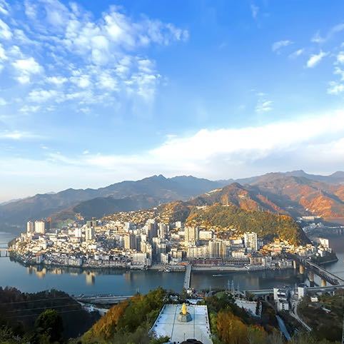 用梦想拴住远方的地平线