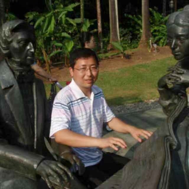 房忠东