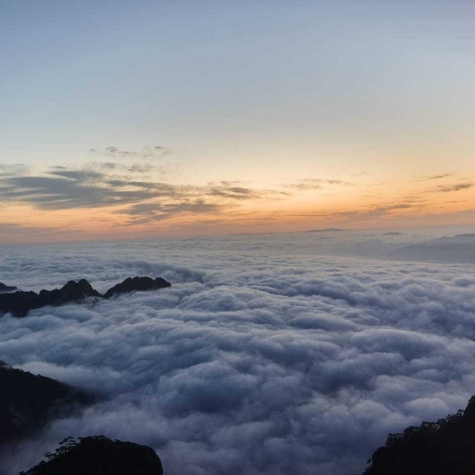 清晨的第一缕阳光