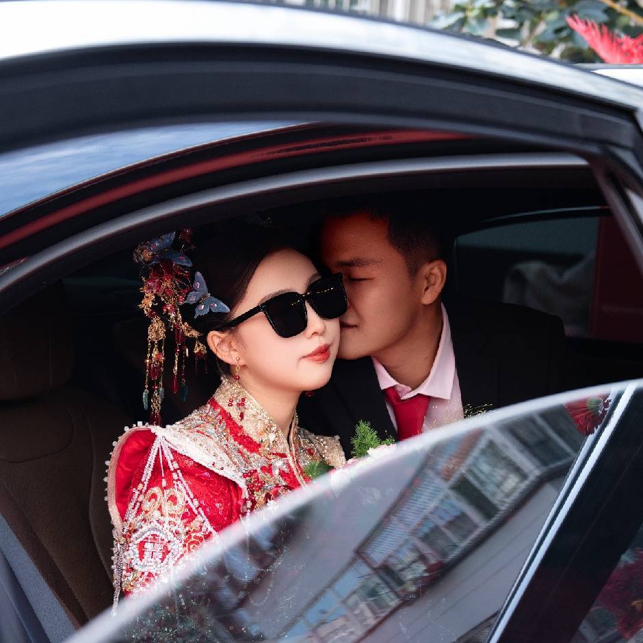 王（工作日：8－12，14－18）