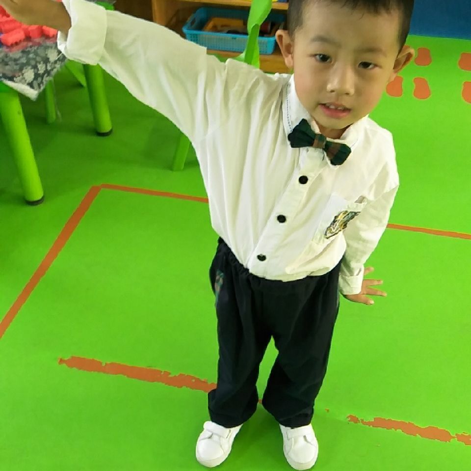 华