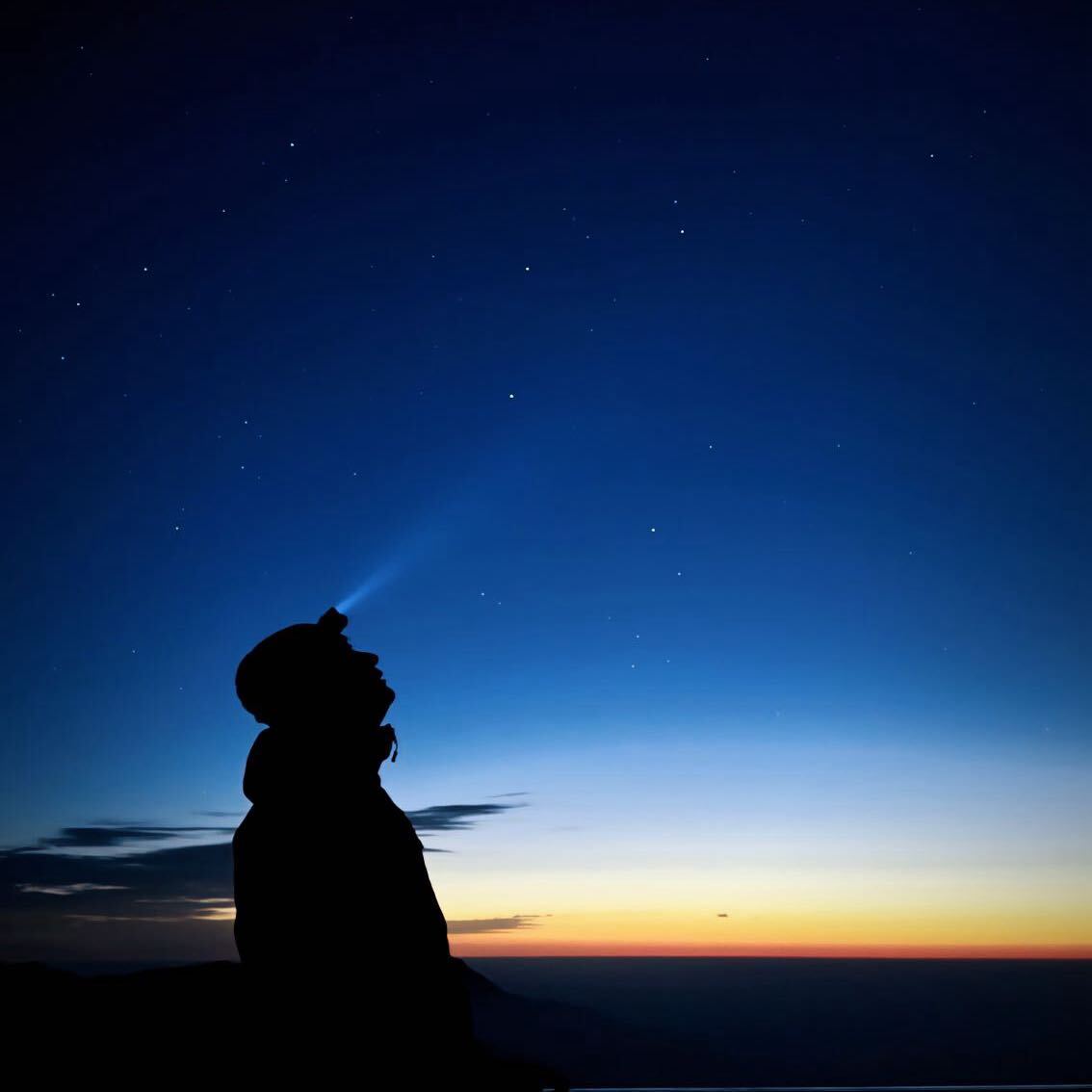 泛黄的夜