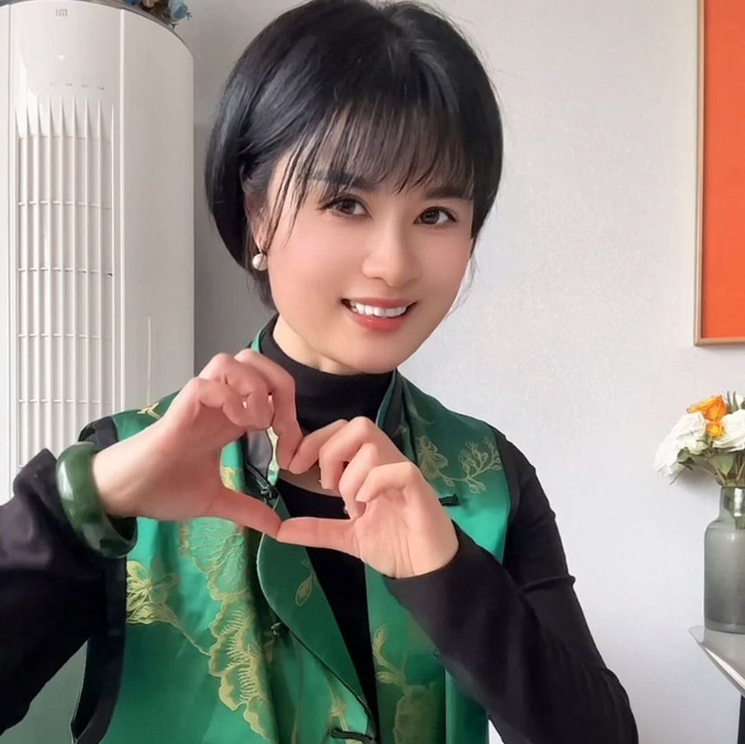 开心的韵冰